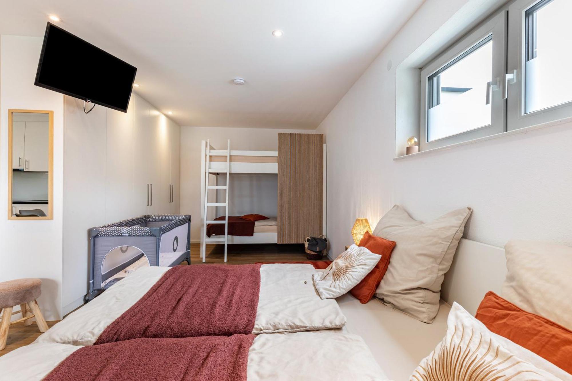 Studio 1 Parkside Apartments Gunzburg Bagian luar foto