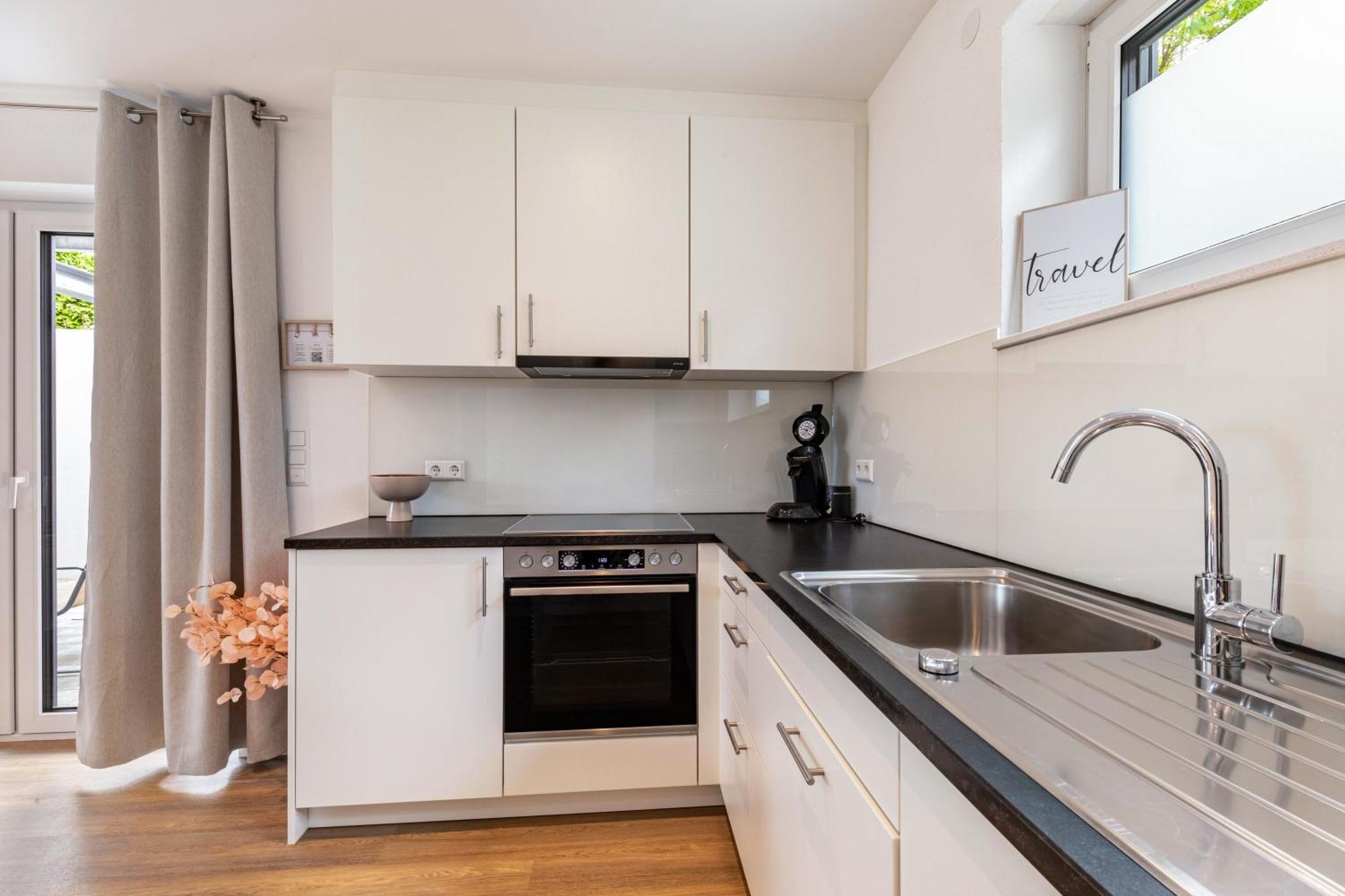 Studio 1 Parkside Apartments Gunzburg Bagian luar foto