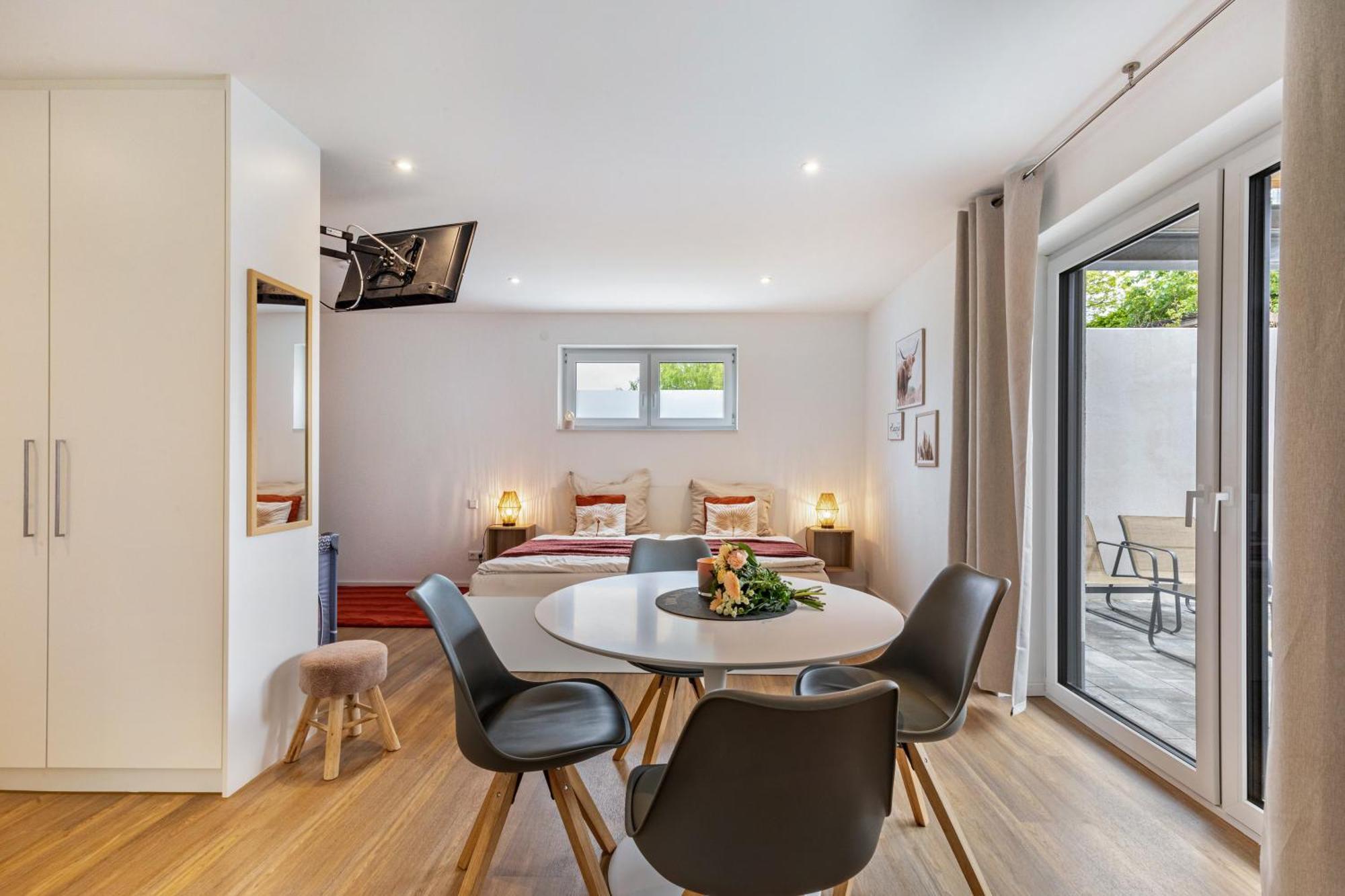 Studio 1 Parkside Apartments Gunzburg Bagian luar foto